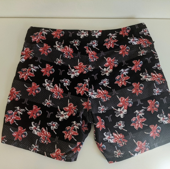 WESC Hawaiian style swim shorts sz 36 - Picture 2 of 6